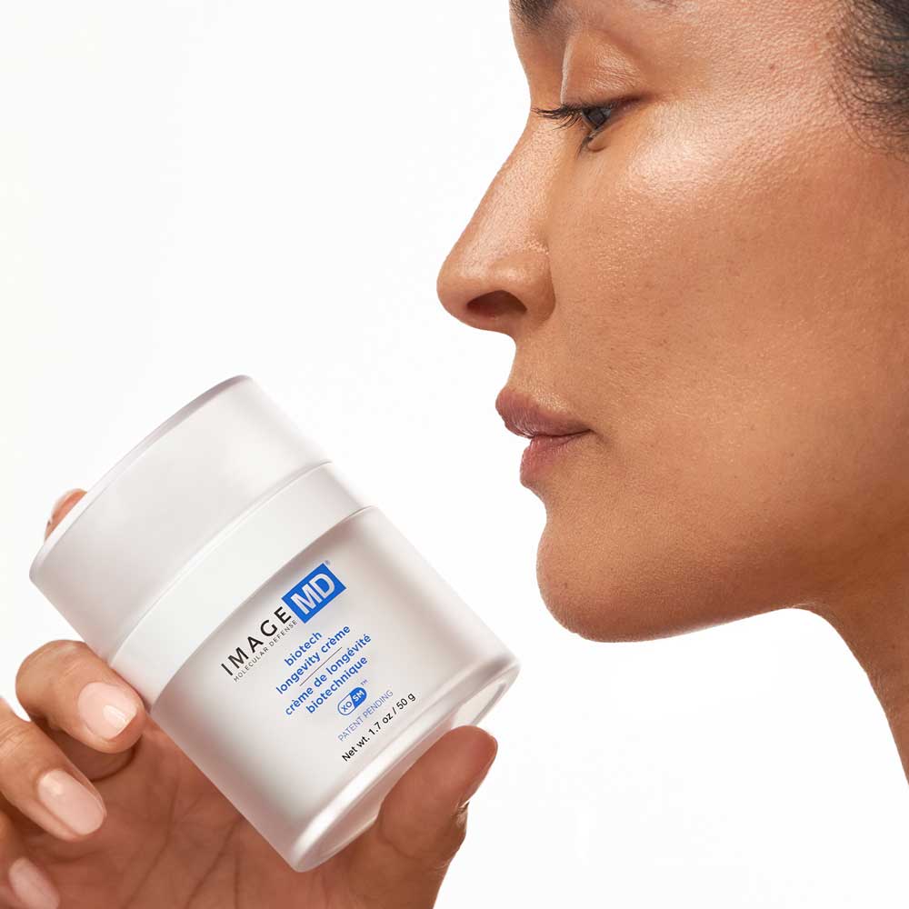 IMAGE_MD_biotech_longevity_creme_model IMAGE MD Biotech-voide